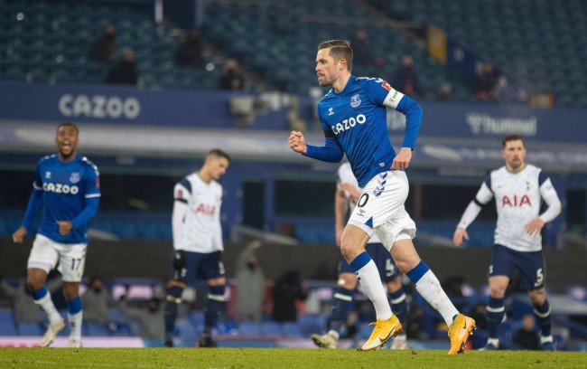 间的对峙 间的对峙